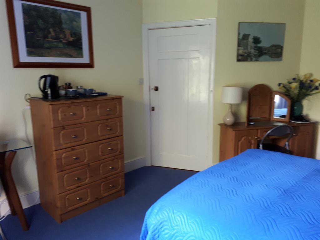 The Dell Dublin Bed and Breakfast Dun Laoghaire Exterior foto