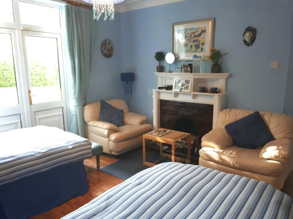 The Dell Dublin Bed and Breakfast Dun Laoghaire Exterior foto